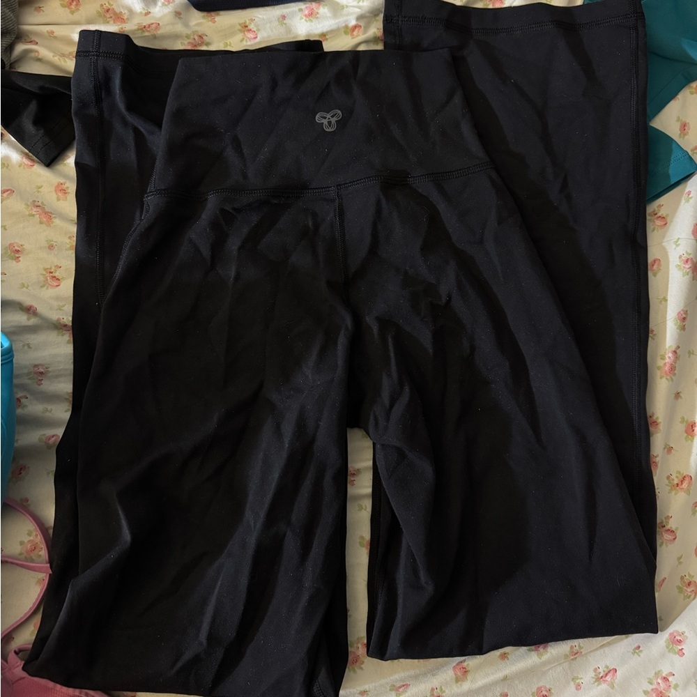 aritzia tna tn action straight leg flare black leggings